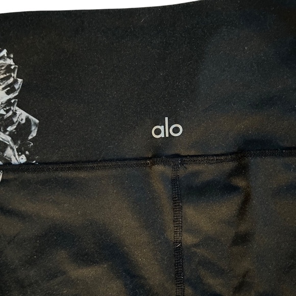 ALO Yoga High-Waist Airbrush Graphic Legging Black Floral Print |  Medium - Picture 5 of 5